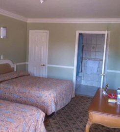 Santa Ana Travel Inn