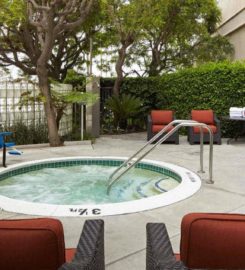 Courtyard by Marriott Los Angeles LAX/Century Boulevard