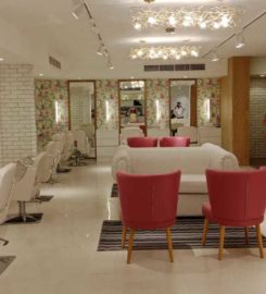 Mirrors Beauty lounge
