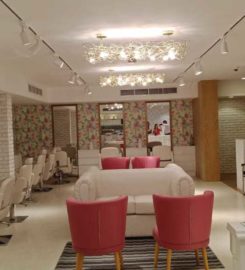 Mirrors Beauty lounge