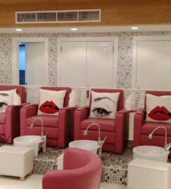Mirrors Beauty lounge