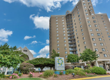 Latitude Five25