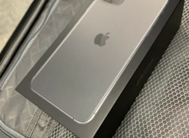Unlocked Apple iPhone 11 Apple iPhone 11 pro Max  , Buy 2 get 1