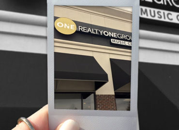 Elizabeth Leanza Realty One Group – Realtor