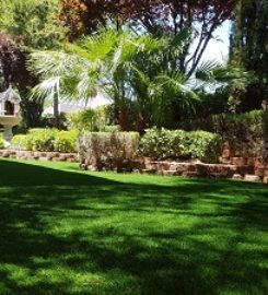 Paradise lawn and putting greens