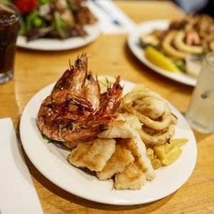 Nikos Tavern