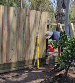 Landscaping in Lota- Fencing (Rogers Little Loaders)