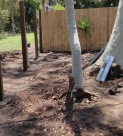 Landscaping in Lota- Fencing (Rogers Little Loaders)