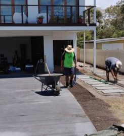 Landscaping in Lota – Paving (Rogers Little Loaders)