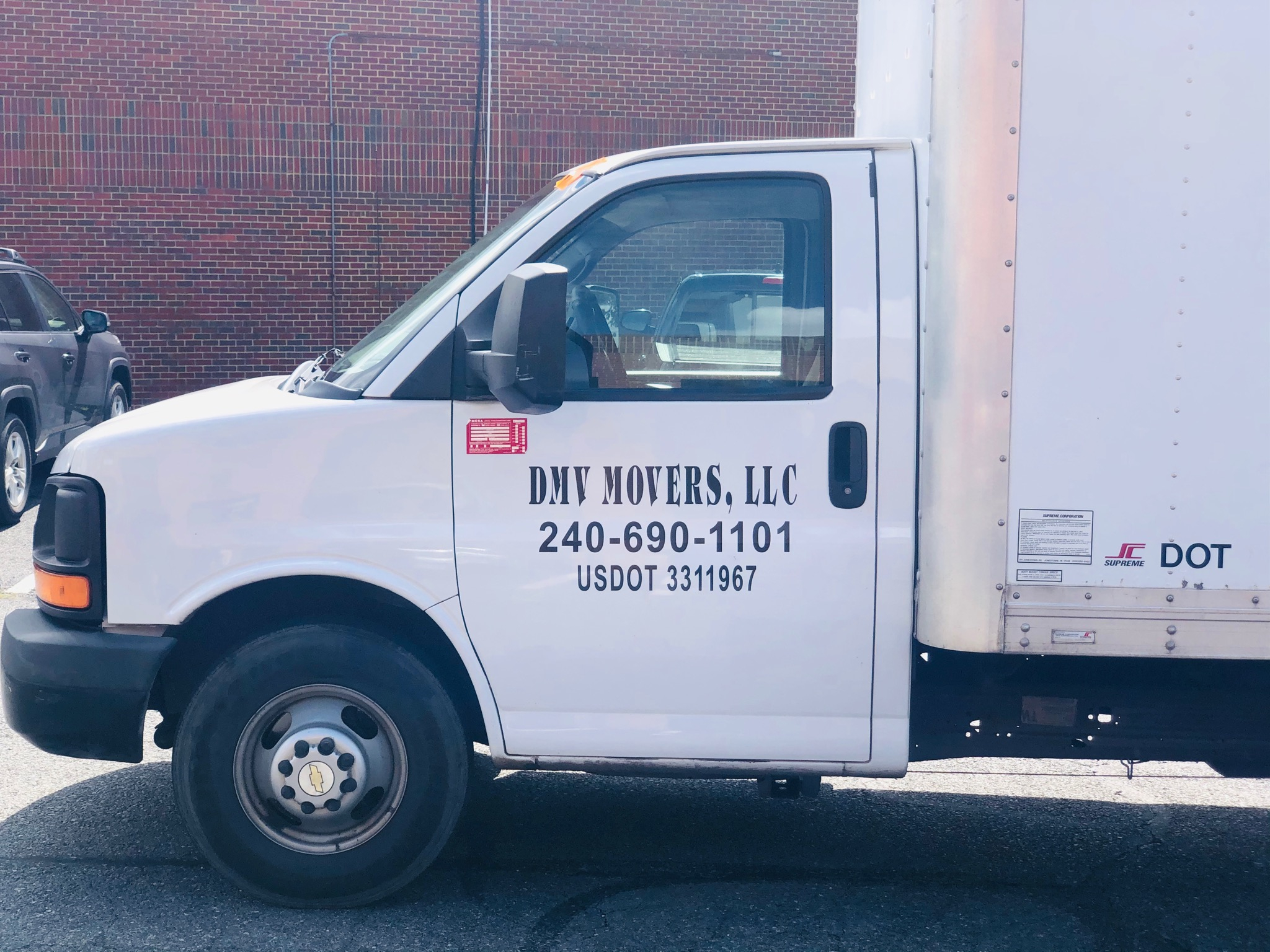 DMV MOVERS LLC
