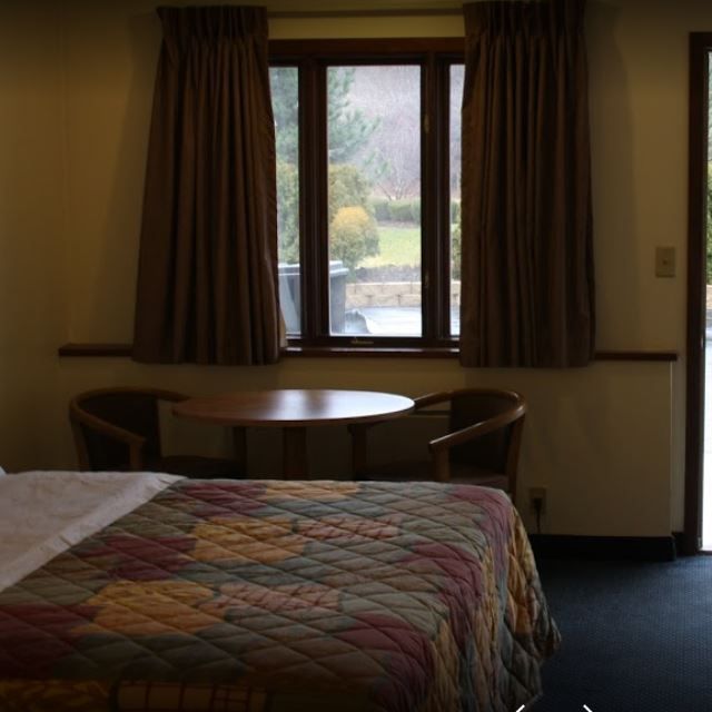 D-Lux Budget Inn