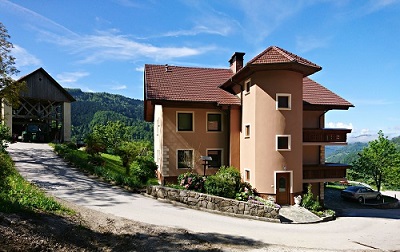 Apartmaji Cerkno Kmetija Na Čendavš