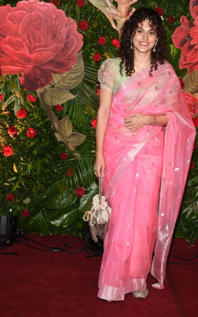 Tapsee Pannu looks beautiful in a pink Chanderi saree for a Diwal &hellip;