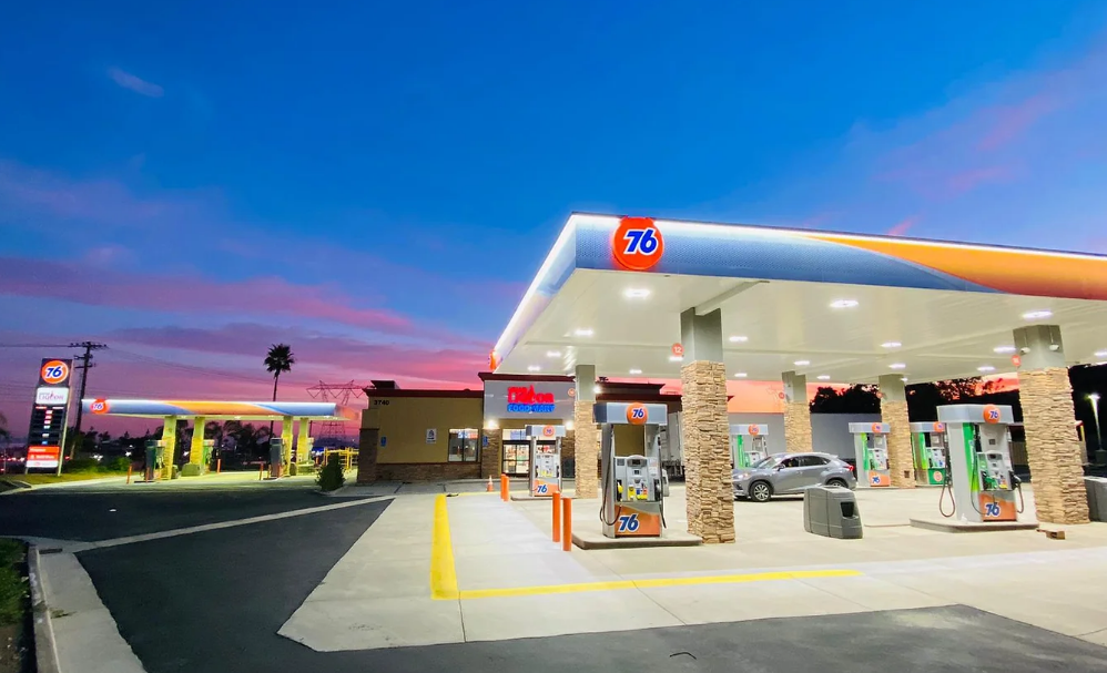 76 Grand Liquor Gas and Food