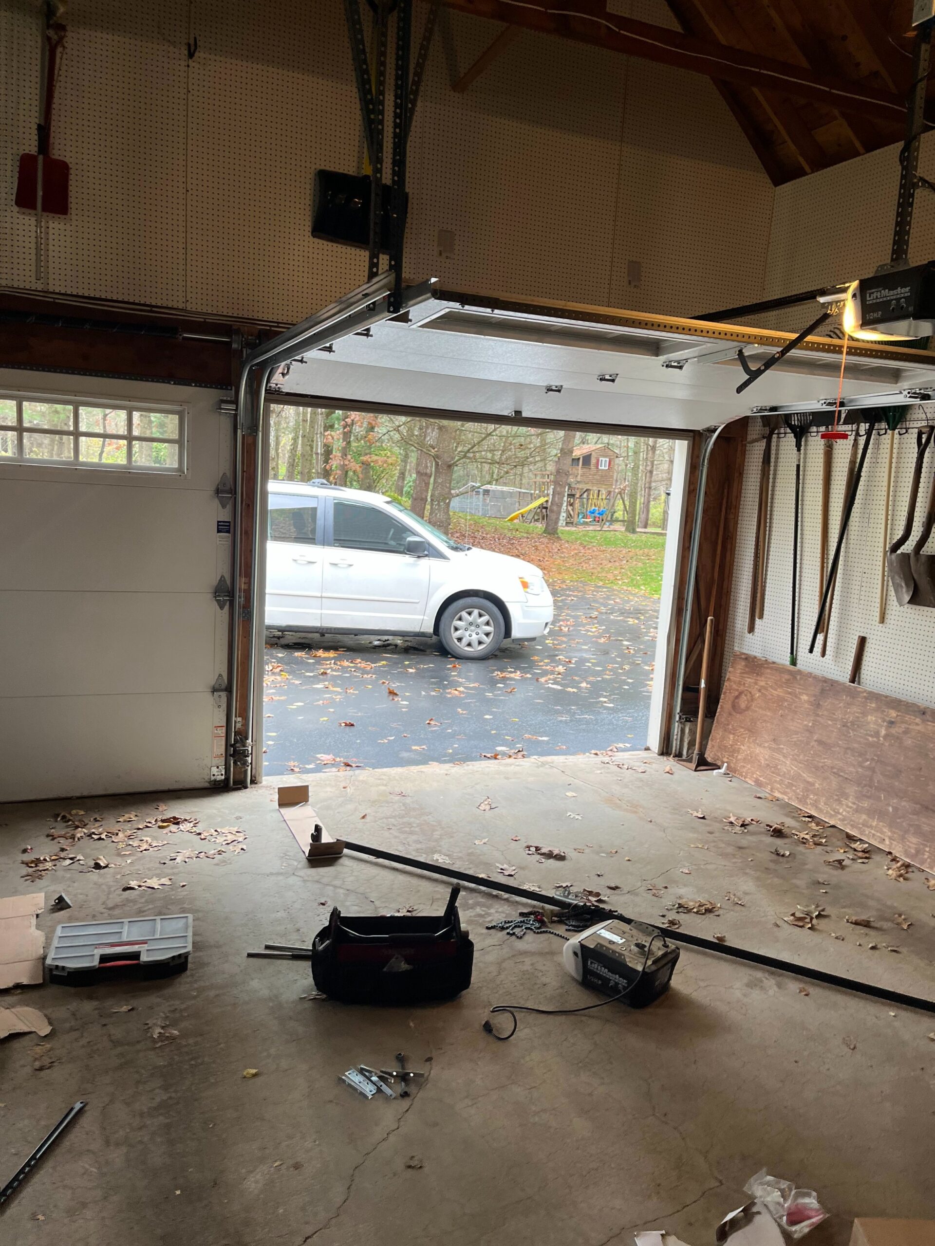 Universal Garage Door and Repair Lynn