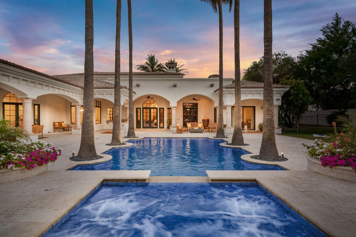 Transform Your Journey: Unveiling World-Class Vacation Rentals