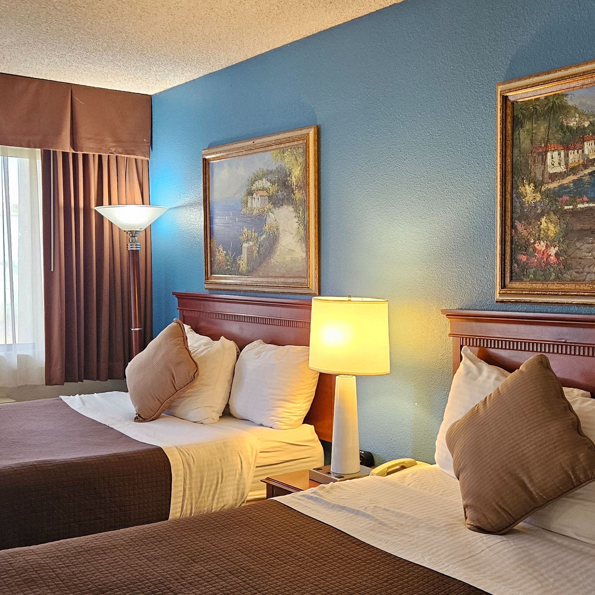 O'Cairns Inn & Suites