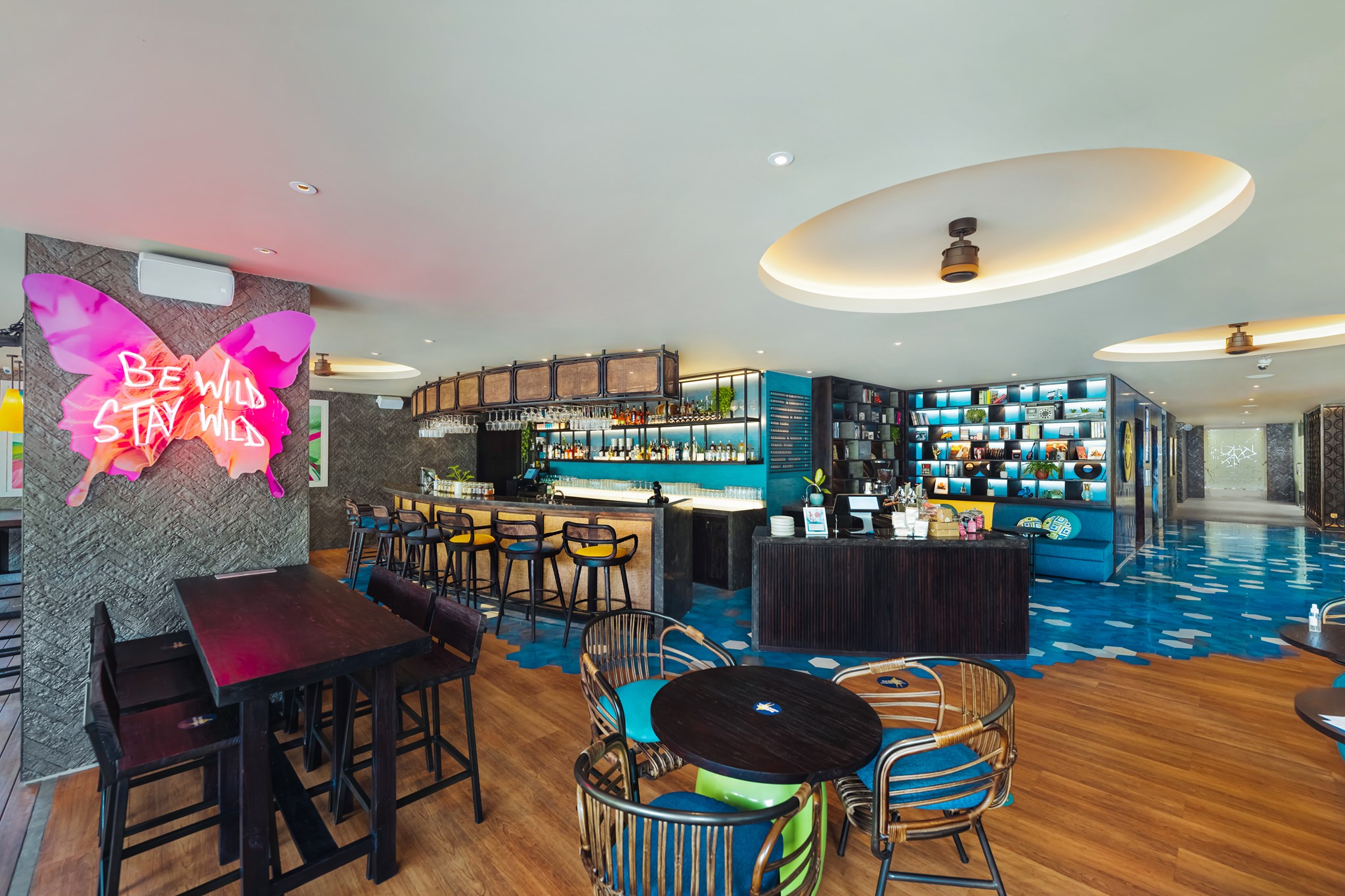 Street 32 Cocktail Bar & Eatery