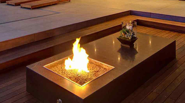 calmantel and fireplace