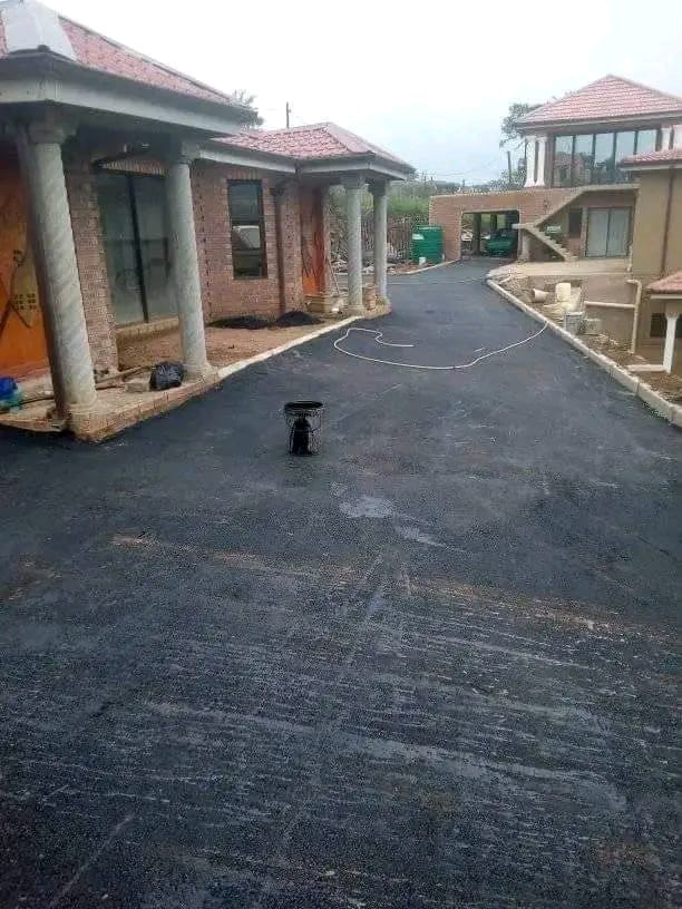 Tar Driveways Hillcrest