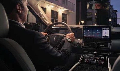 Luxury Limos & Tours