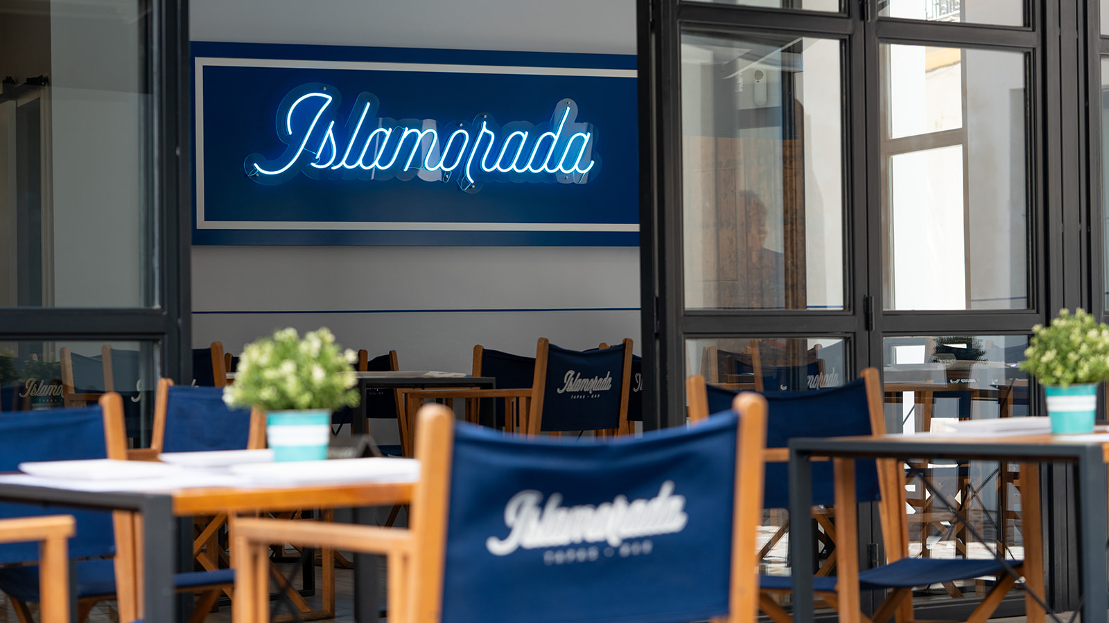 ISLAMORADA TAPAS BAR