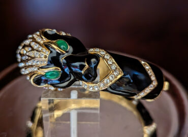 Jewelry Trader of Vintage Costume