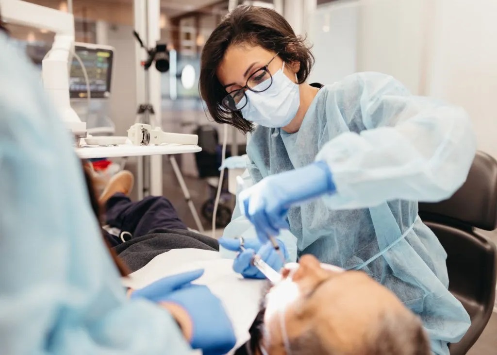 4M Dental Implant Center