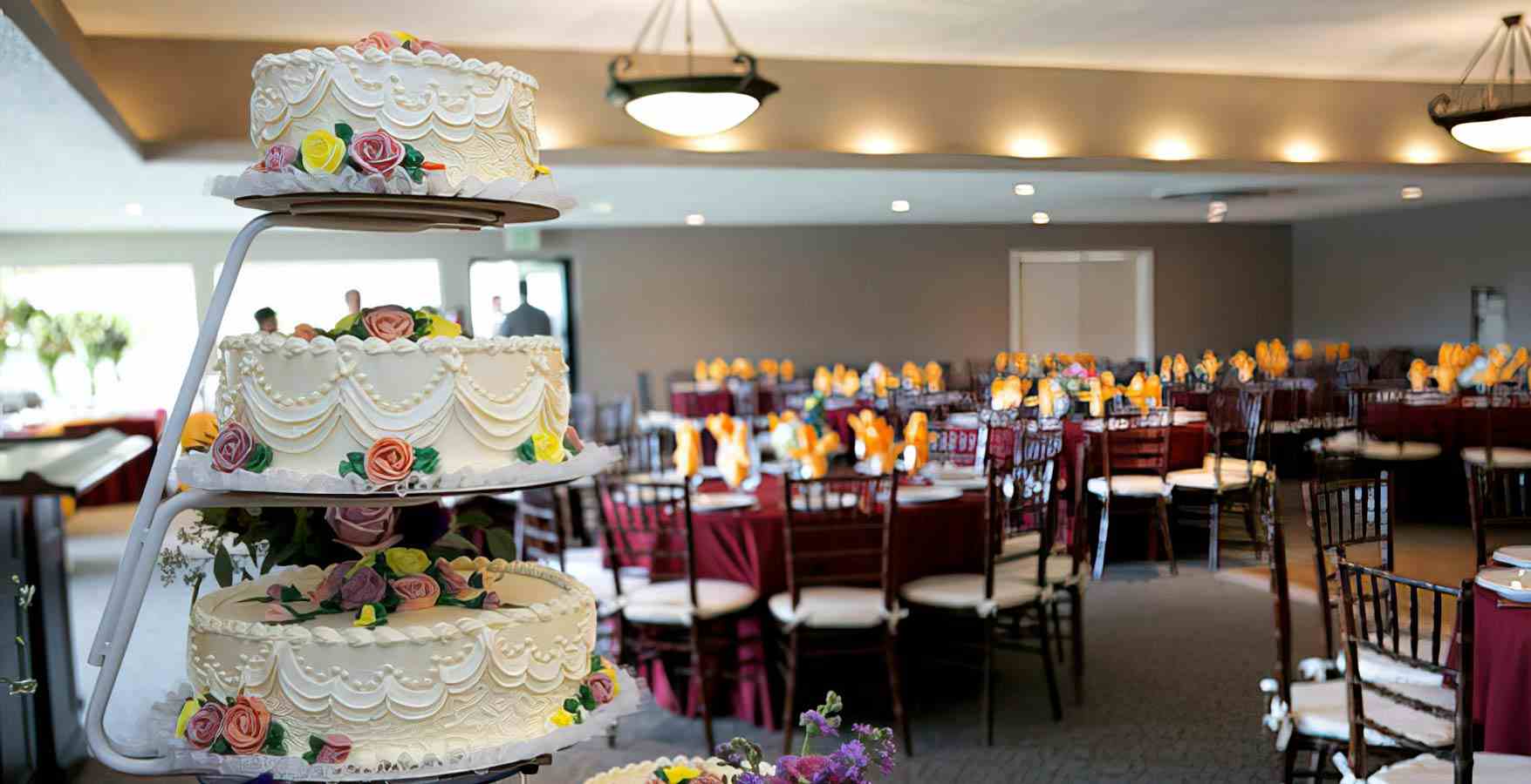 An Elegant Ballroom for Your Perfect Wedding Reception