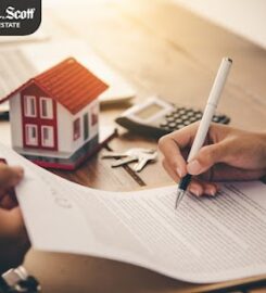 Debbi Schmoe, Realtor