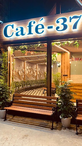 Cafe 37
