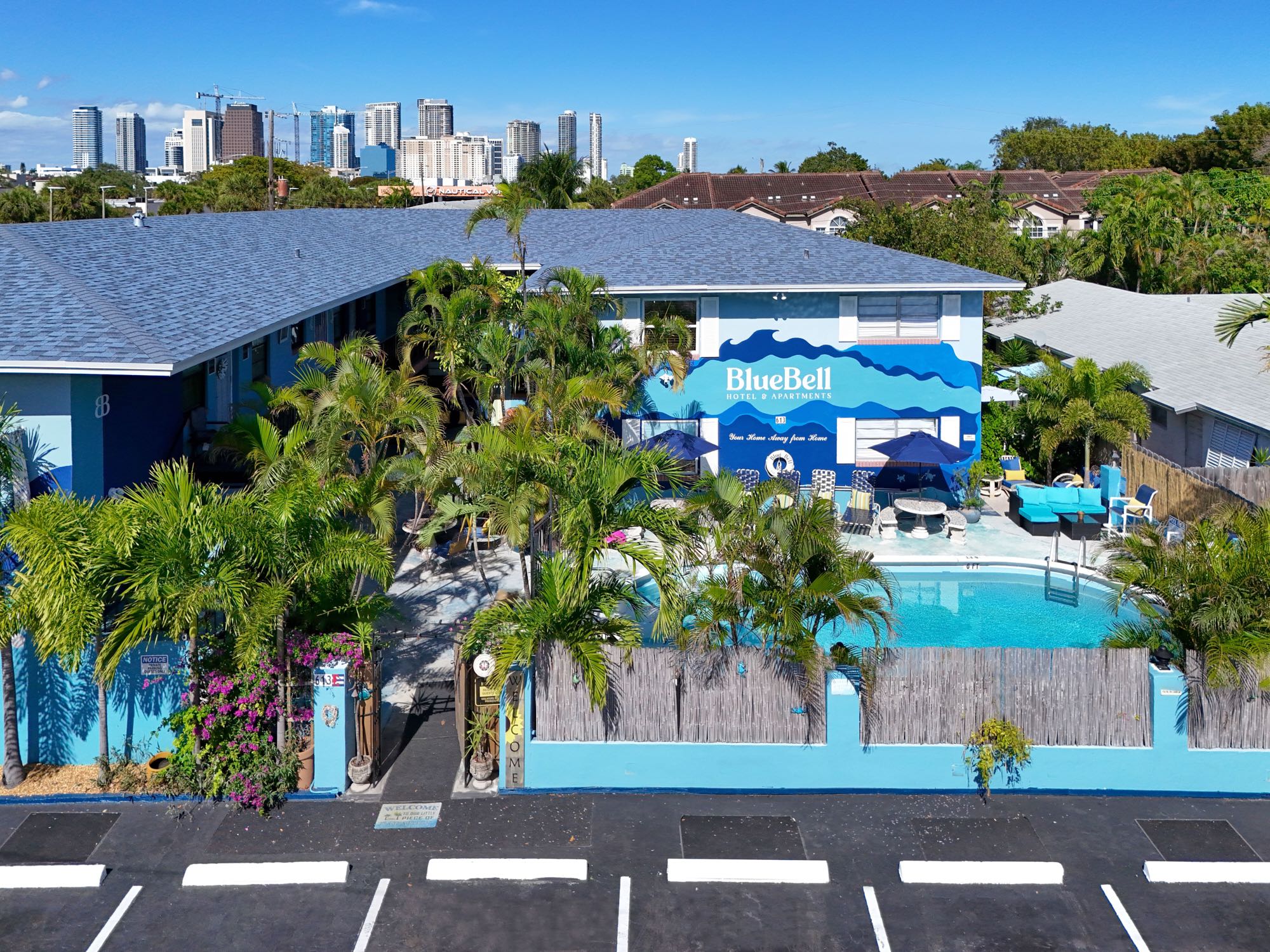 BlueBell Hotel & Apartments at online