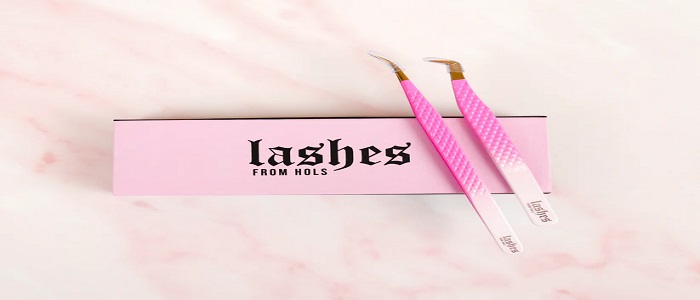 Lashes From Hols