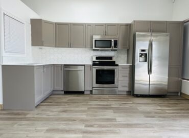 Kitchen & Bath Cabinets Wholesale