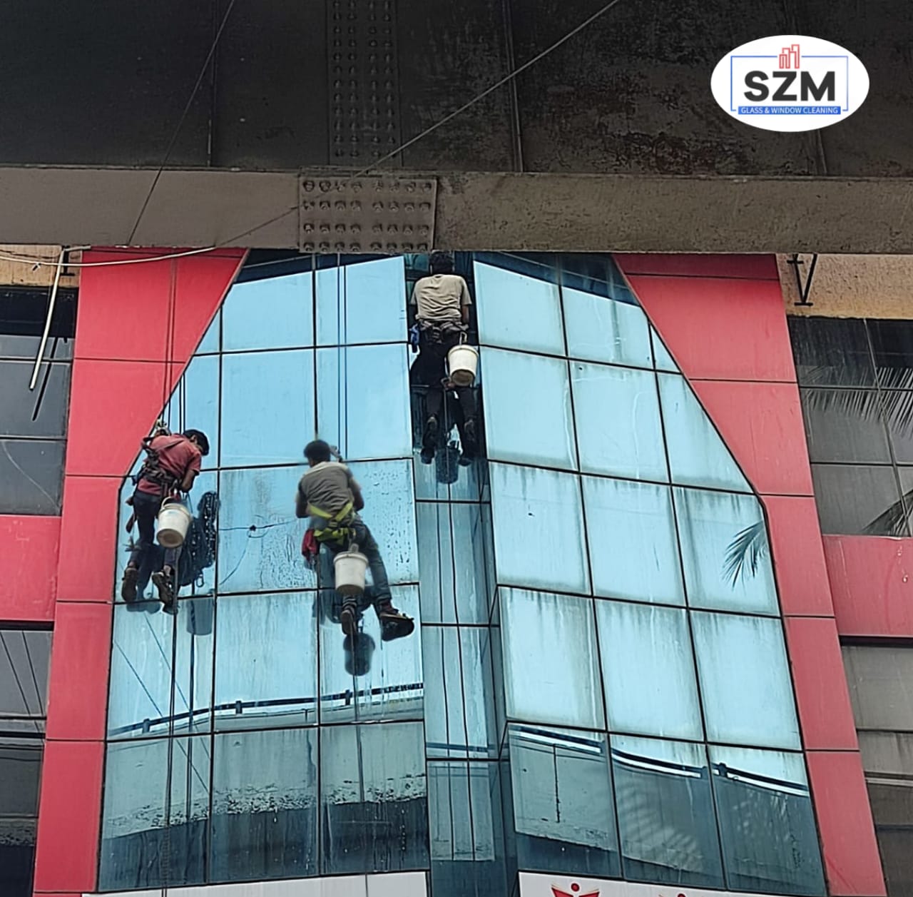 SZM Glass and Window Cleaning