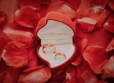 Almaas Diamonds | Trendy Diamond Jewellery Shop