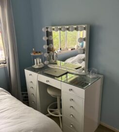 Vanity Chic Mirrors