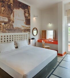 Hotel J