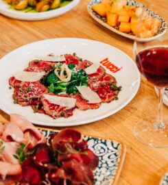 Tucci Restaurant & Bar