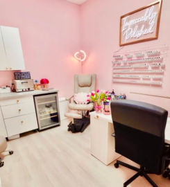 Aesthetica Salon Suites