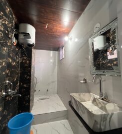 HOTEL ROYAL RAJ