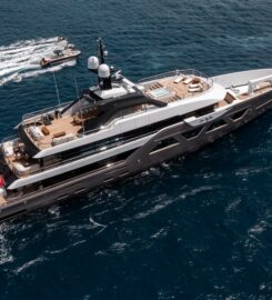 Yachts for Sale in Dubai- Glamour Yacht