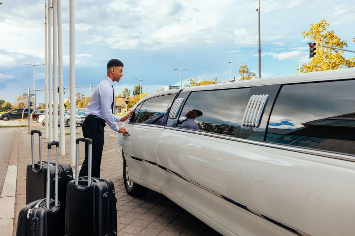 Exclusive Taxi Transportation – Black Car Service Monroe