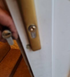 Lockvia
