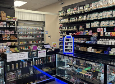 FLY HIGH SMOKE SHOP | VAPES | GLASS | KRATOM