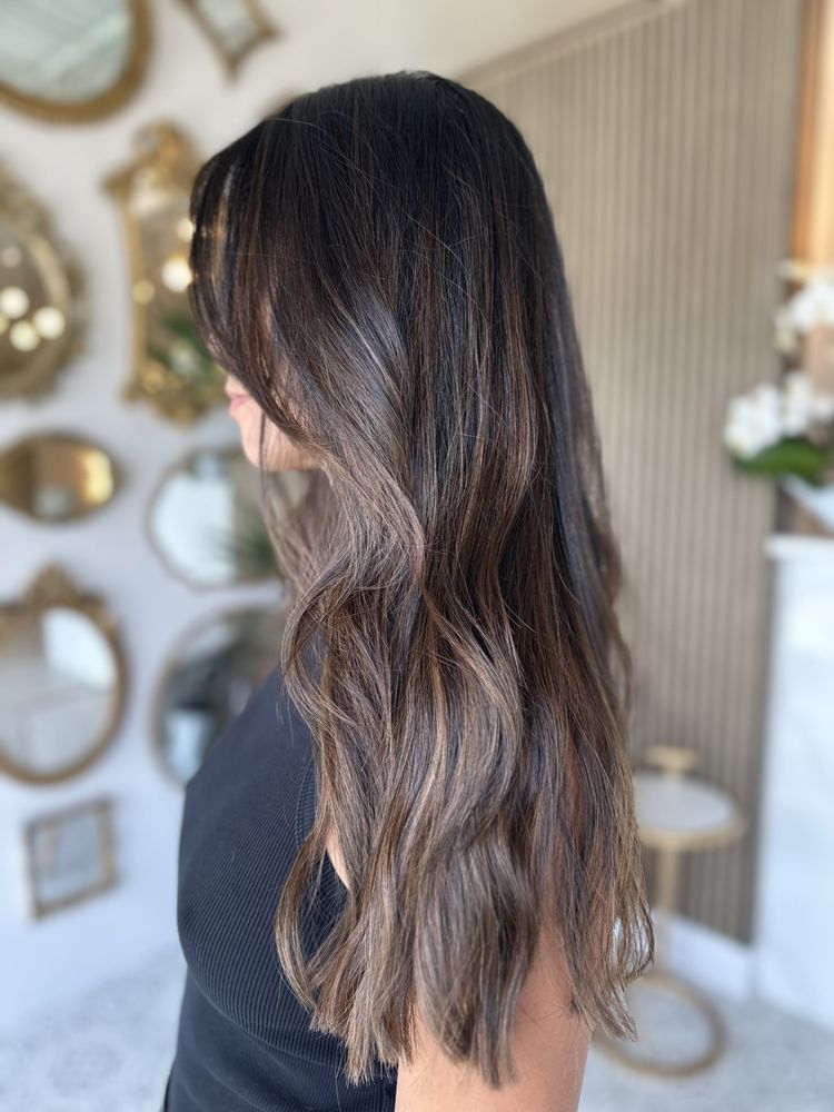 Salon B Naples