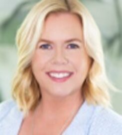 Holly Thompson, REALTOR | RE/MAX of Santa Clarita