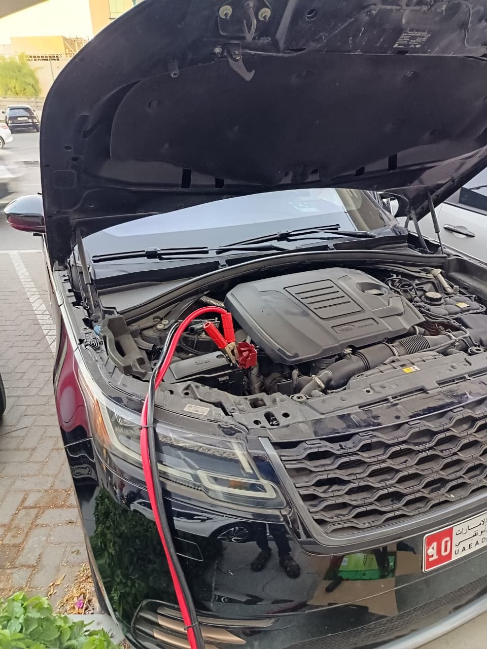 Car battery jump start Dubai